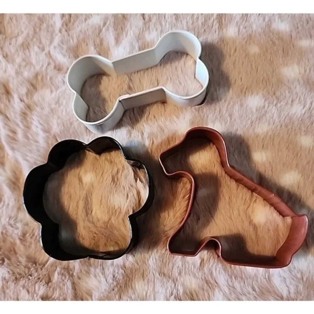 Wilton‎ Dog, Paw, Bone Cookie Cutter